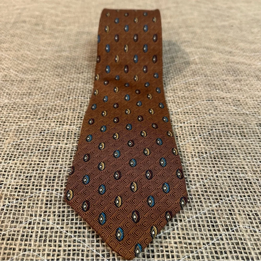 Echo 100% Silk Brown & Carmel Tie with oval‎ design of blue cream & burgundy NWT